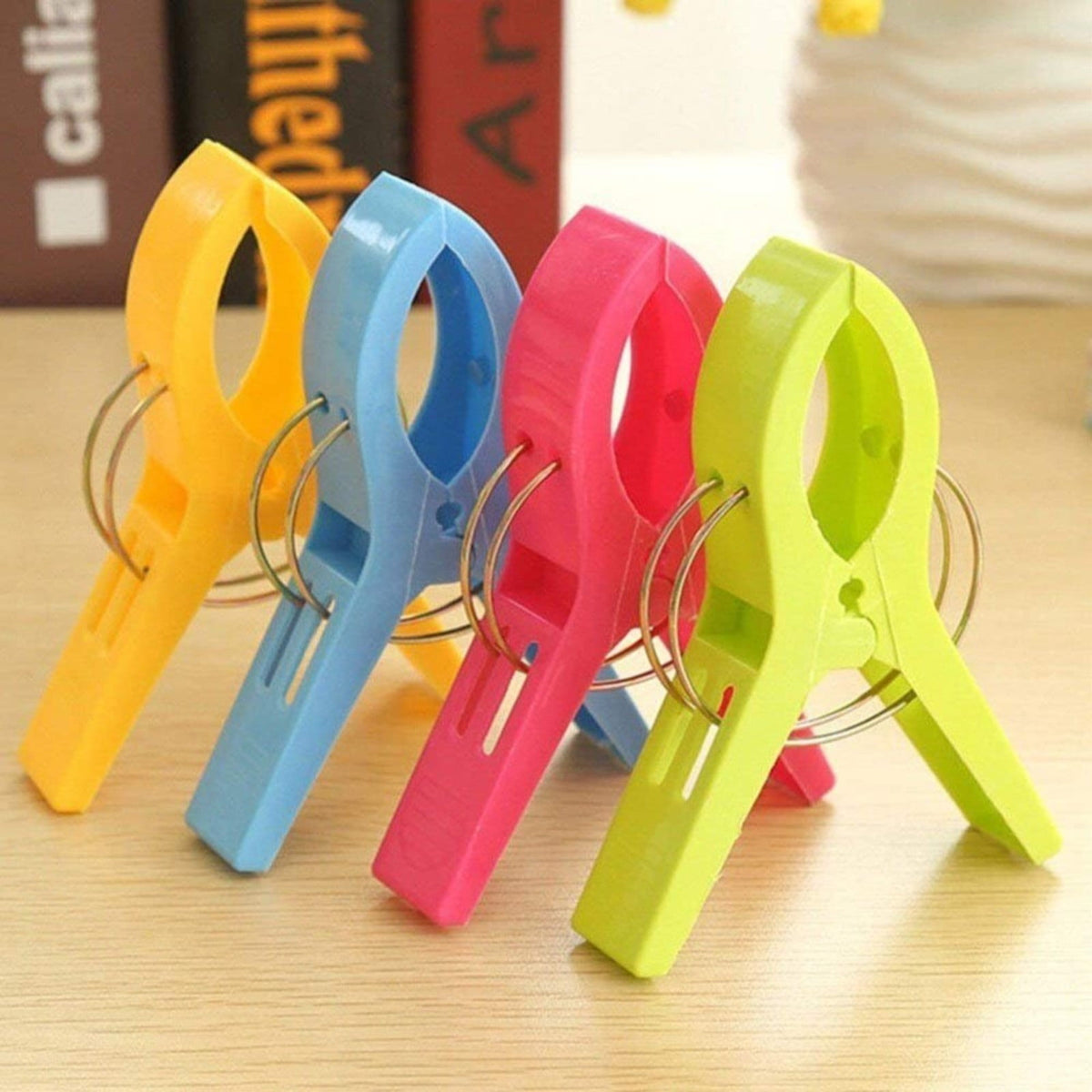 Towel Pegs,Beach Towel Clips for Chairs Cruise Plastic Clothes Pins Beach Chair Towel Clips,Towel Holder Clips,Heavy Duty Clothes, Multicolored
