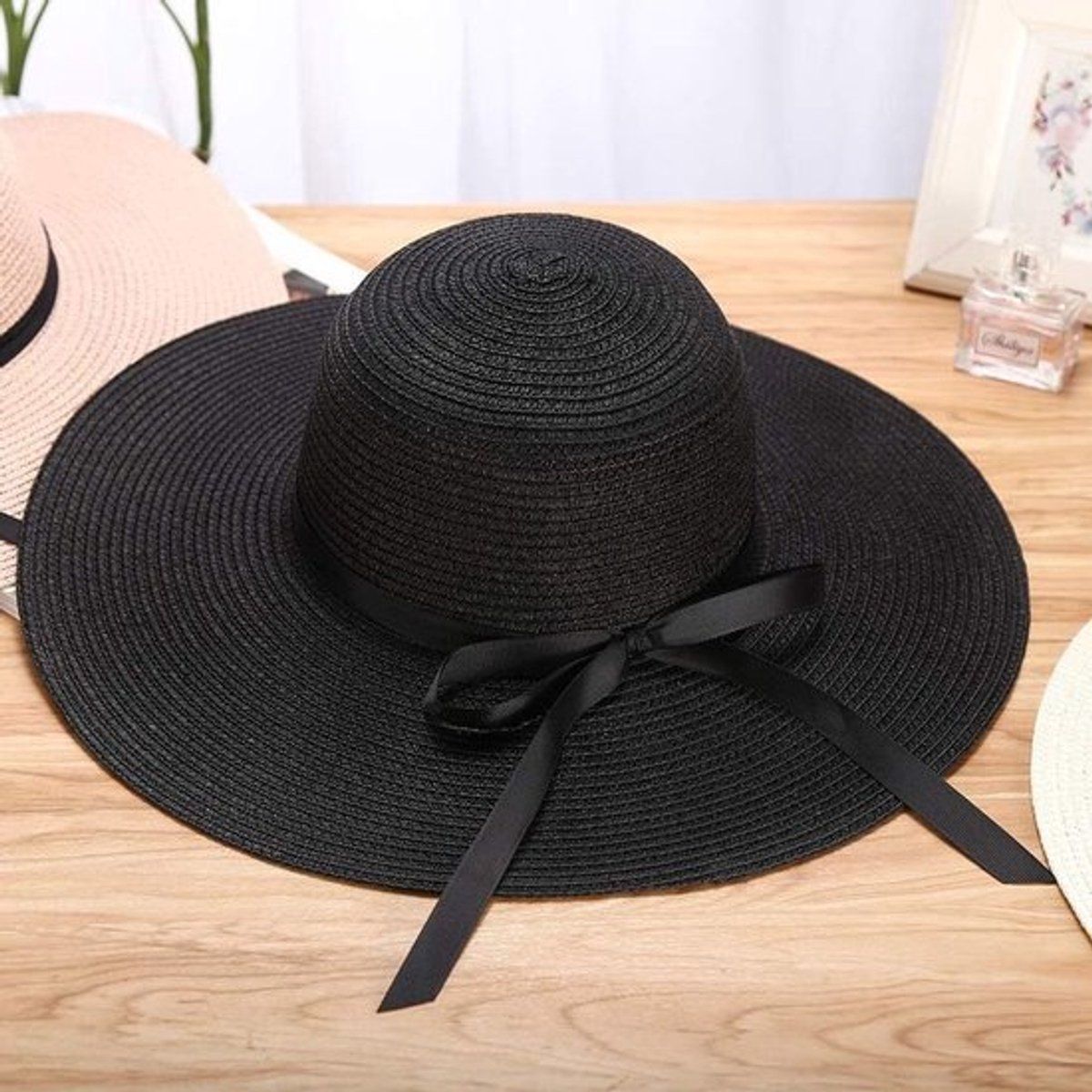 Womens Wide Brim Straw Sun Hat UPF 50 Foldable Beach Hat with Ribbon Bow for Beach Garden Vacation Black